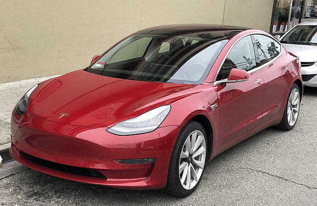 Tesla Model 3. Crédit Carlquinn CC-BY-SA